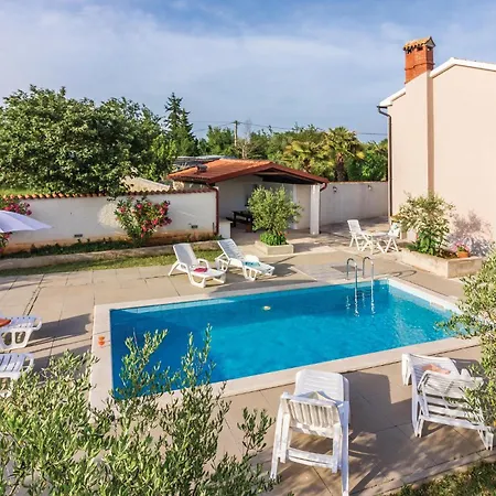 In With Outdoor Swimming Pool * Segotici